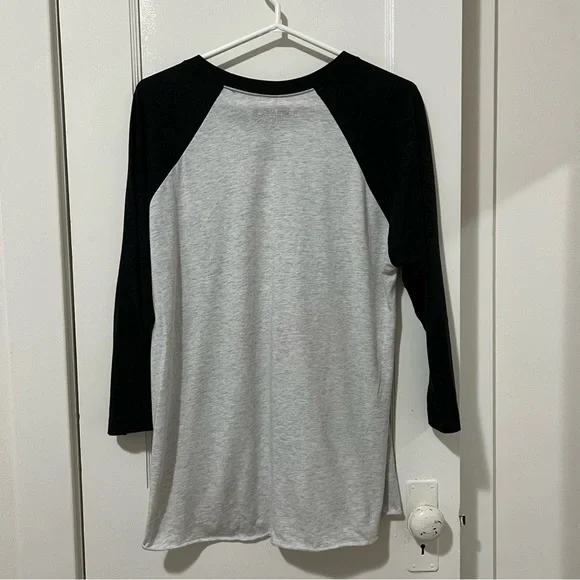 3/$30 ✨ Stranger Things Vintage Style Raglan - Picture 6 of 6